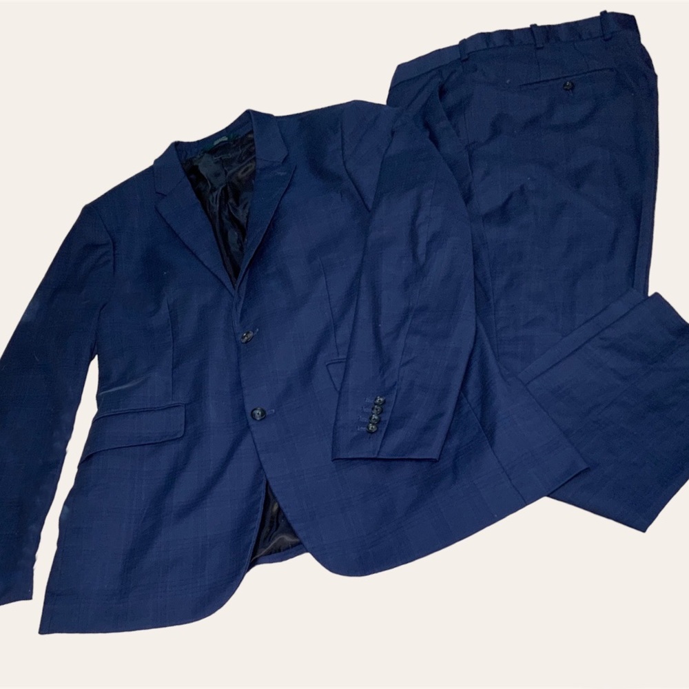 Blue Perry Ellis Mens Suit, new without tags